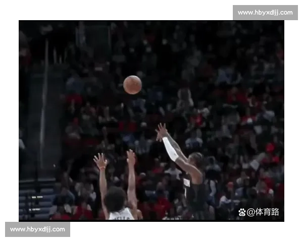 篮球急停变向：这个进攻动作竟致骨折！
